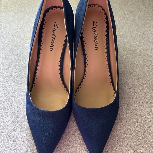 Stunning Navy Blue Suede Block Heel Pumps - Picture 1 of 8